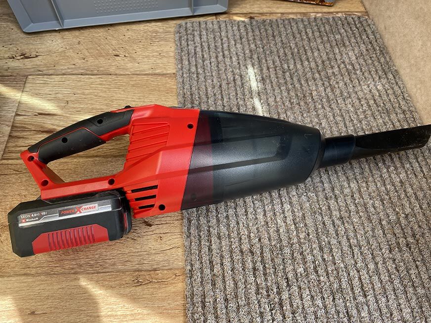 На картинке можно увидеть Einhell TE-VC 18 Li.